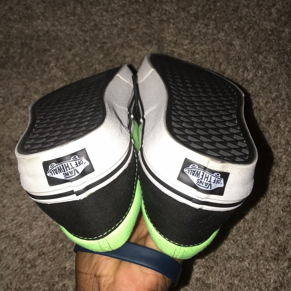 Vans - Picture 2 of 4